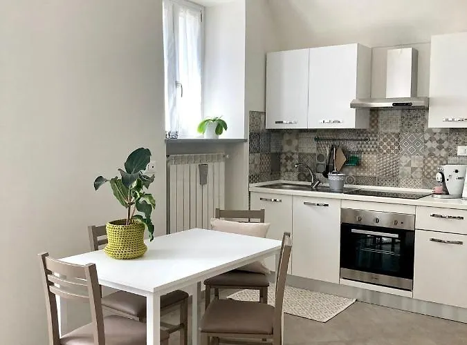 דירה Nina's House פינרולו